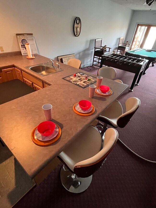 Building Photo - 4 Bedroom || 3 Bathroom home on Leesville Lake