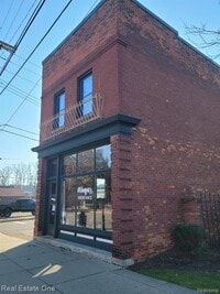 Building Photo - 422 Mill St