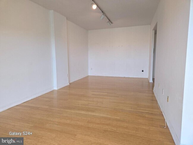 Building Photo - 5300 Holmes Run Pkwy