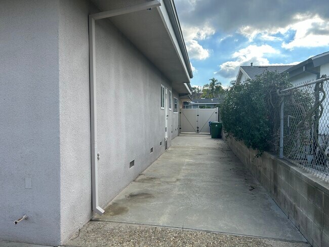 RV Parking - 14687 Deervale Pl