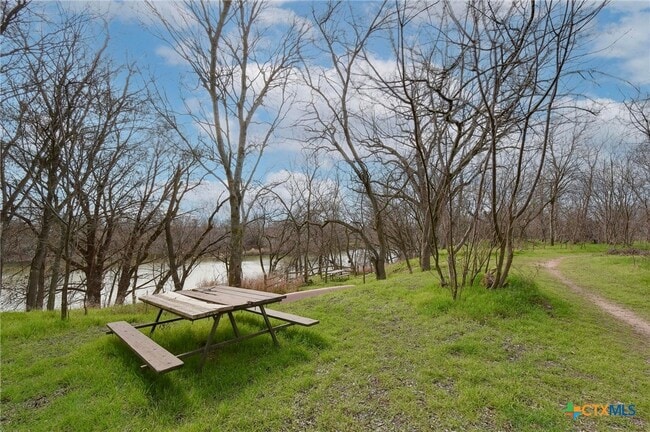 Building Photo - 2500 Highland Haven Dr