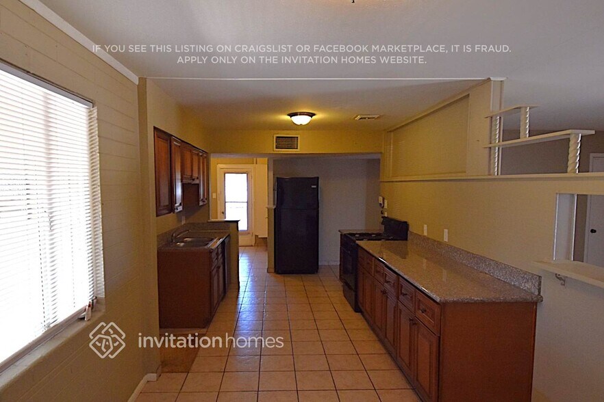 Building Photo - 4435 N 56th Dr