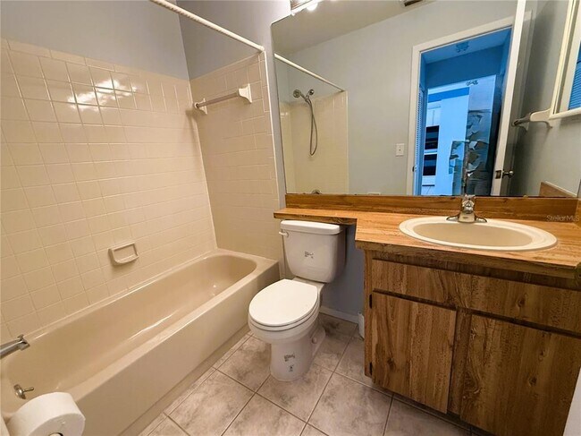 Building Photo - 225 Sun Vista Ct S