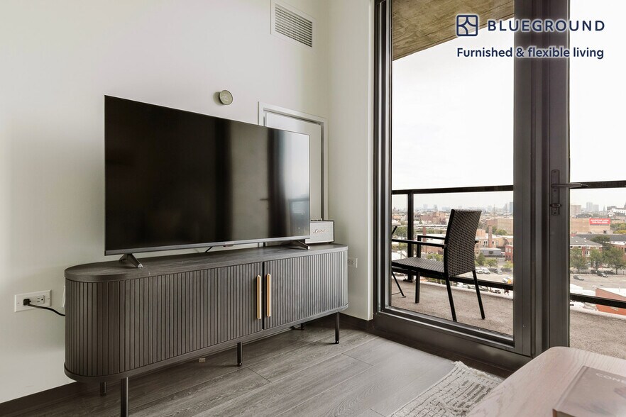 Building Photo - 1454 W Randolph St