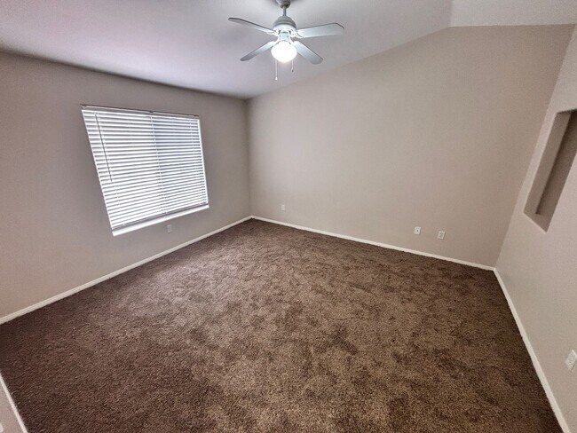 Building Photo - Two Bedroom Condo in Guard Gated Painted Desert