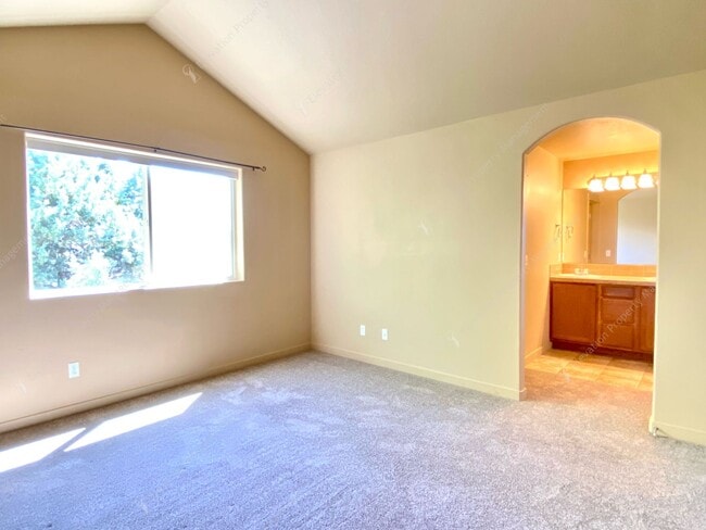 Building Photo - 3  BR home with new flooring in a great NE...