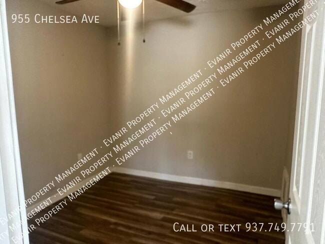 Building Photo - 955 Chelsea Ave