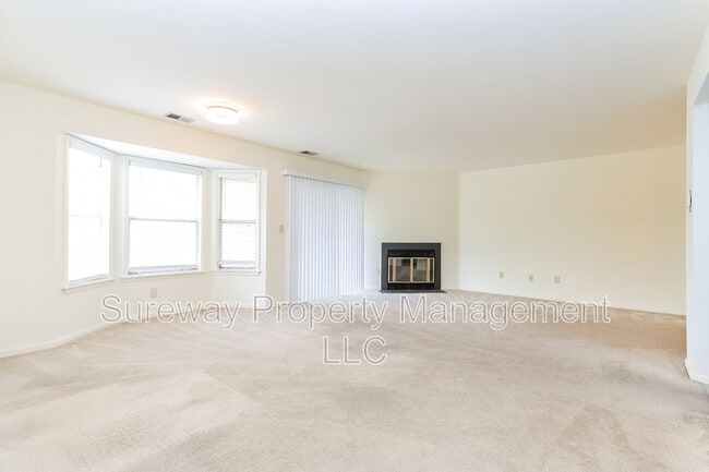 Building Photo - 117 Rainier Ct