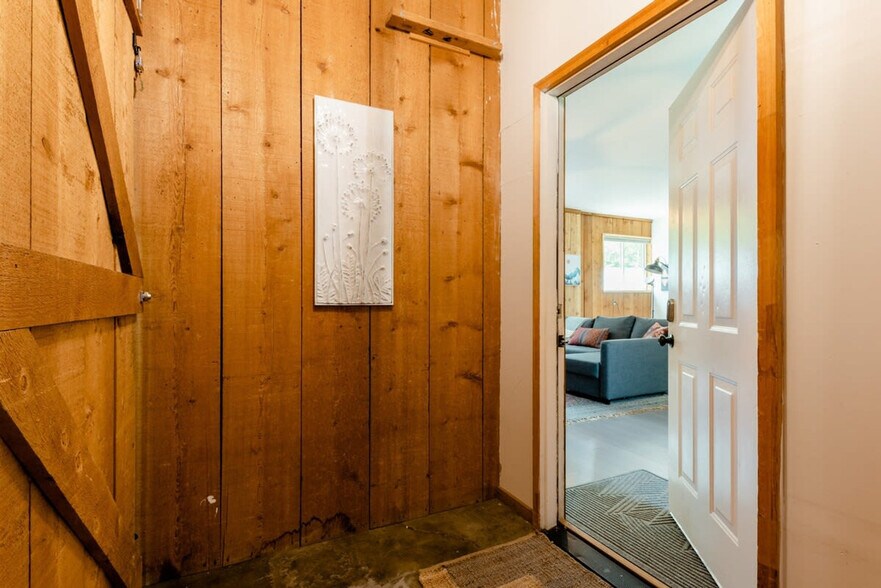 Building Photo - 4403 W Alpine St