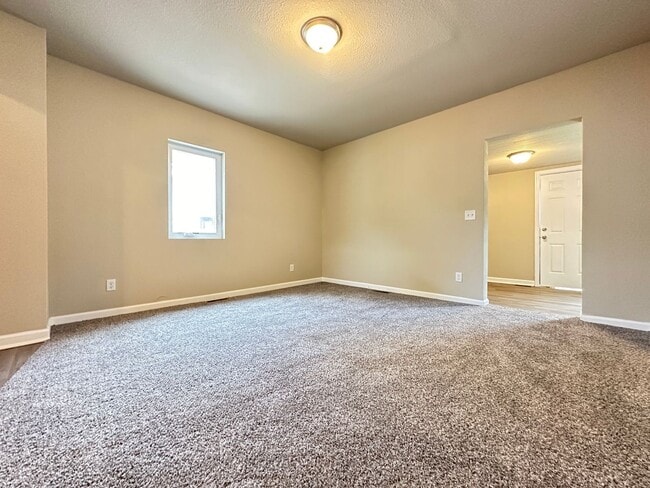 Building Photo - 3 Bedroom 2 Stall Detached Garage Fairgrounds