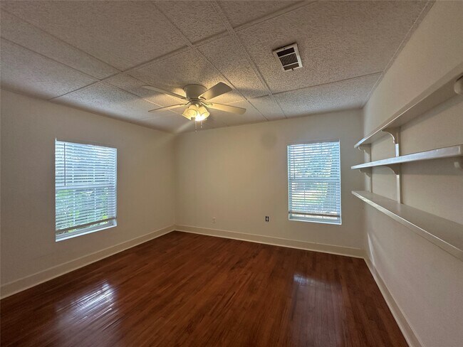 Building Photo - 1036 Hathaway St