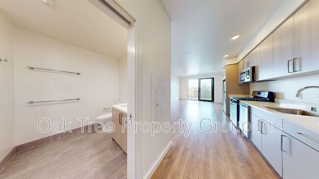 Building Photo - 532 Union St