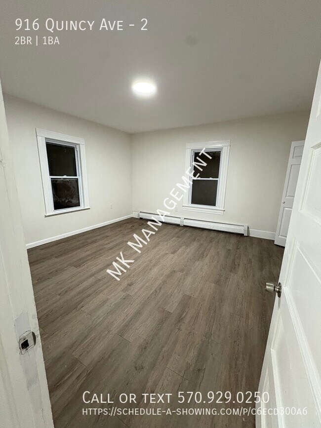 Building Photo - 916 Quincy Ave