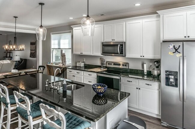 Building Photo - 515 Villa Ln