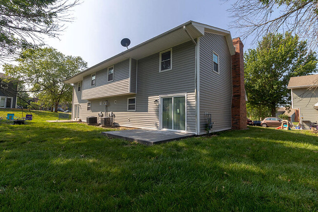 Building Photo - 1921 Mirtle Grove Ct