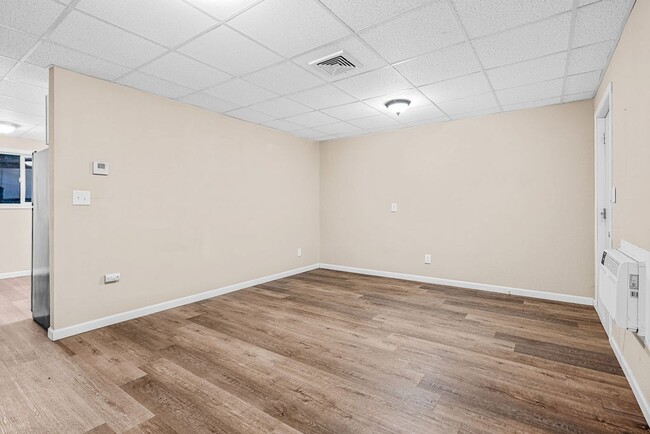 Building Photo - 311 Novak St