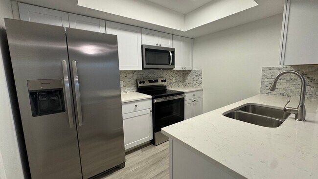 Primary Photo - Beautifully Renovated 3-Bed, 2-Bath Townhome