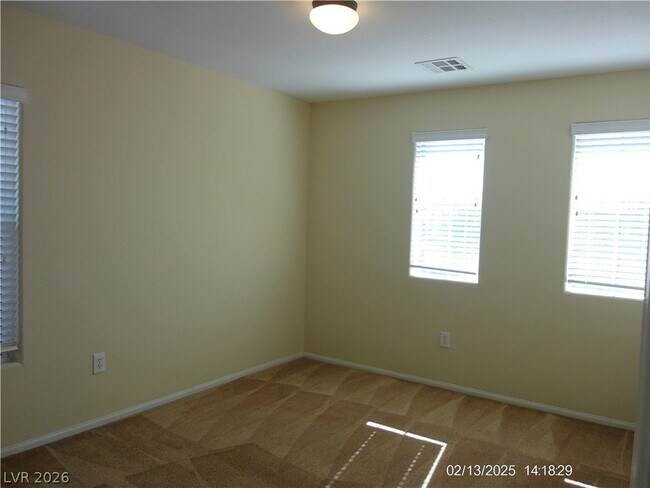 Building Photo - 6644 Pine Siskin Pl