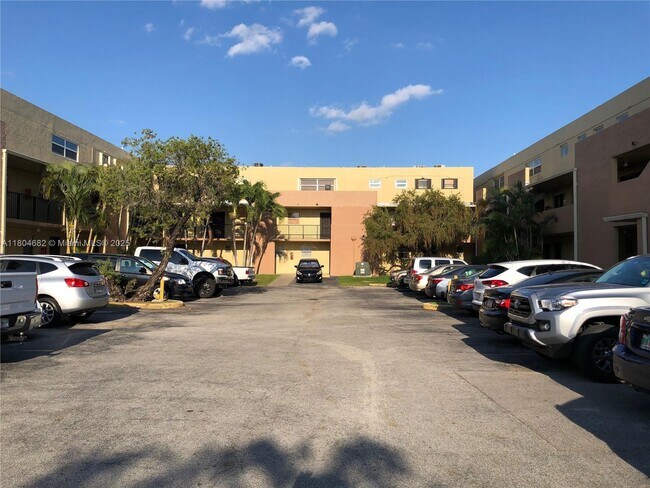 Building Photo - 40 NW 87th Ave