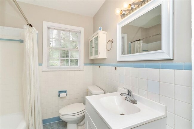 Building Photo - 5416 Hilltop Dr N