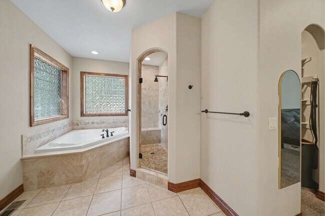Building Photo - 18145 Bakers Farm Rd