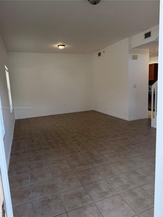 Building Photo - 906 SW 143rd Ave