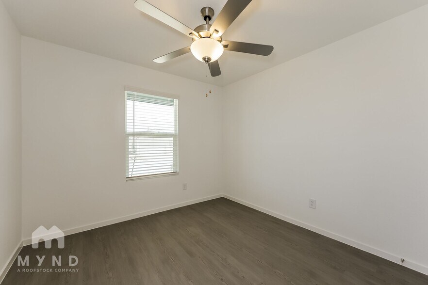 Building Photo - 2760 Ctr Crk Ln