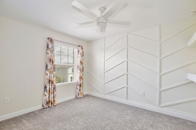 Building Photo - Former Model Townhome for Rent – Winter Ga...