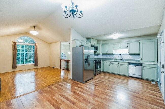 Building Photo - Charming 4BR House in Douglasville