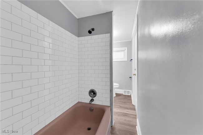 Building Photo - 2115 Dowd Ave