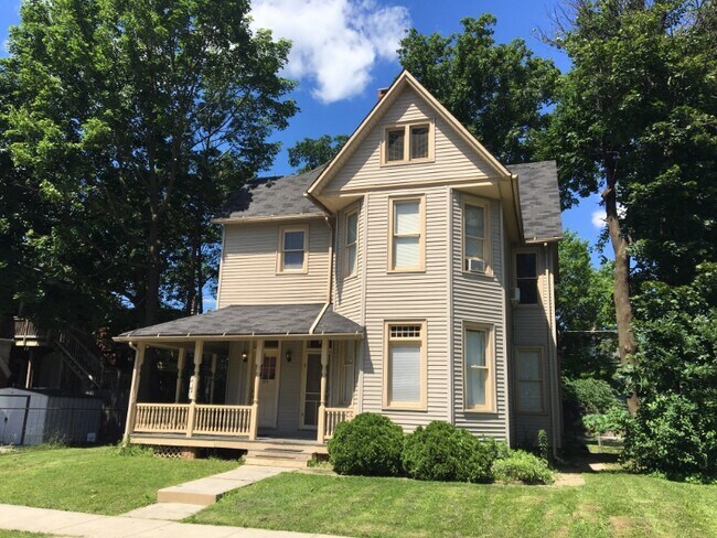 Primary Photo - 323 N Hartley St