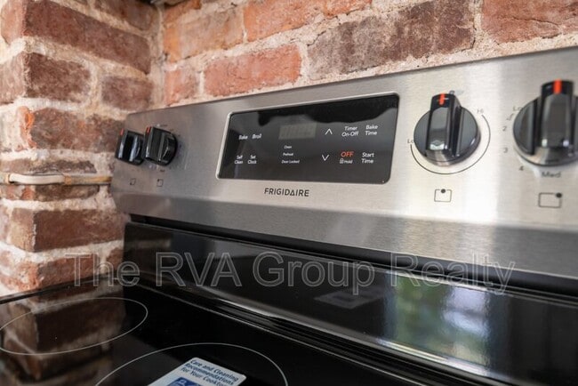 Building Photo - 609 N 27th St