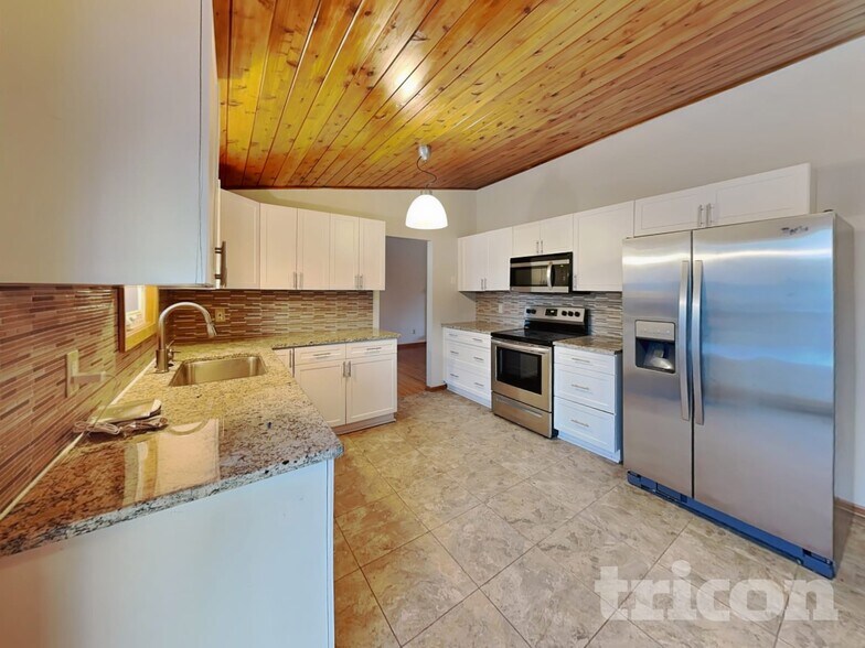 Building Photo - 9241 34th Ave N