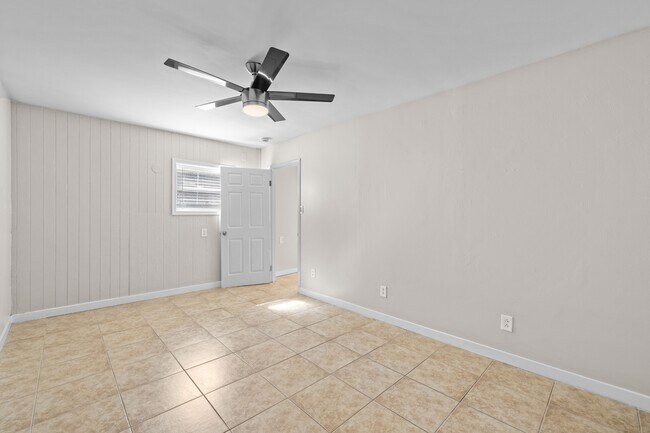 Building Photo - 6430 Montezuma Rd