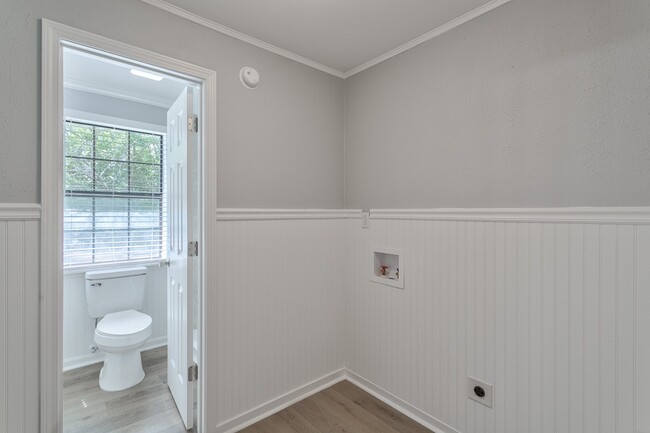 Building Photo - 1804 Larkwood Dr
