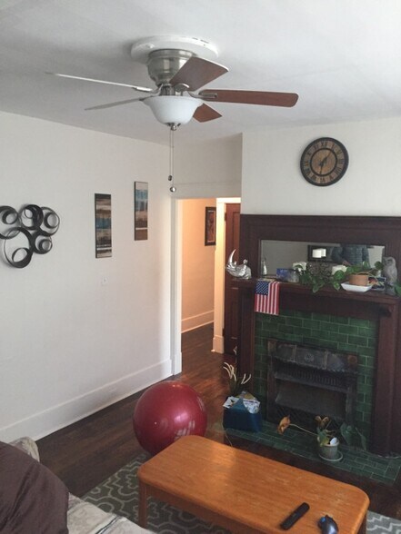 Living Room - 2916 Mattern Ave