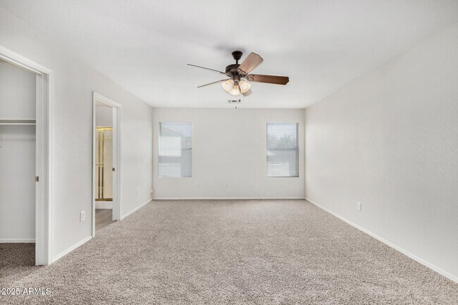 Building Photo - 4803 N 92nd Ln