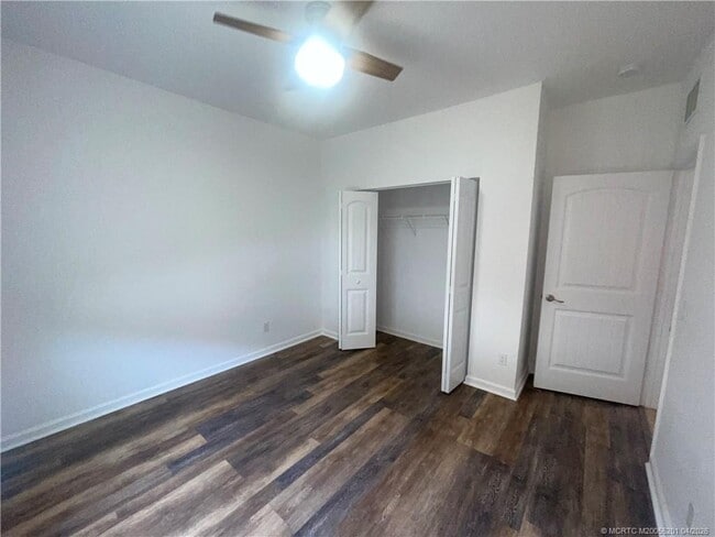 Building Photo - 480 NW Windflower Terrace