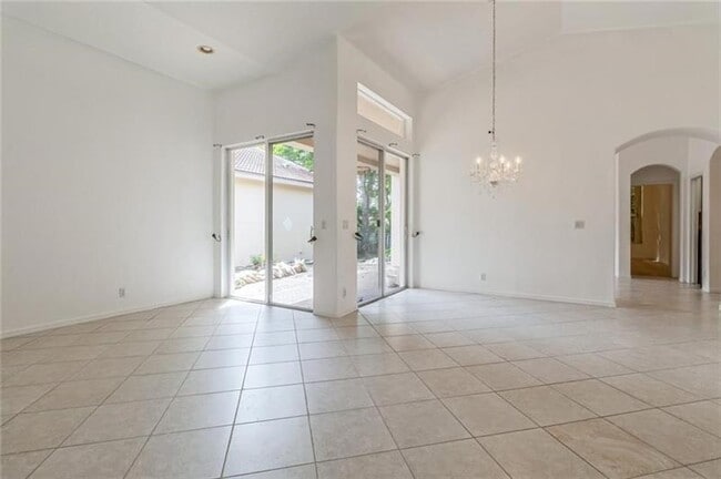 Building Photo - 5851 NW 119th Dr
