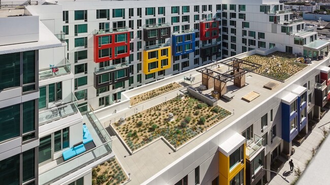 Building Photo - 900 Folsom St