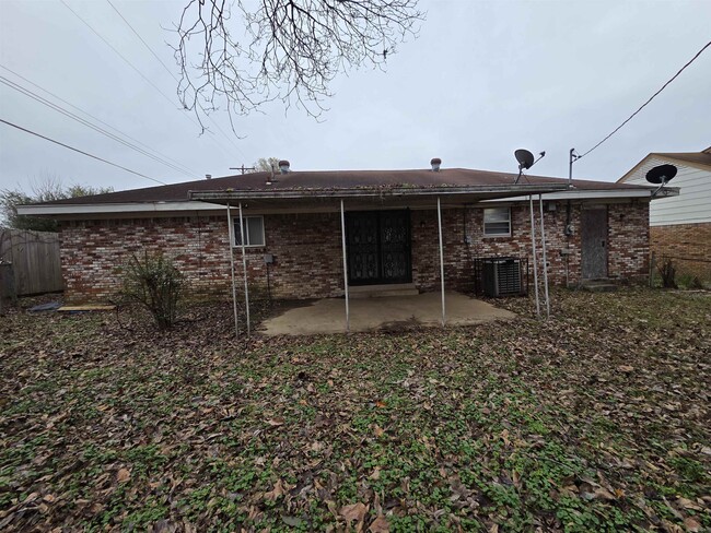 Building Photo - 4417 Don St