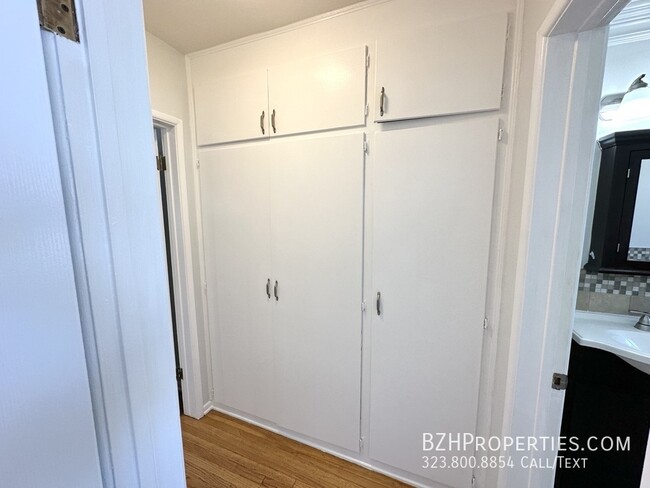 Building Photo - Updated 1Bed 1Bath In Prime West Hollywood