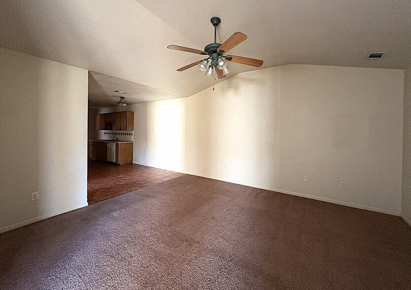 Building Photo - 1002 W Avenue B