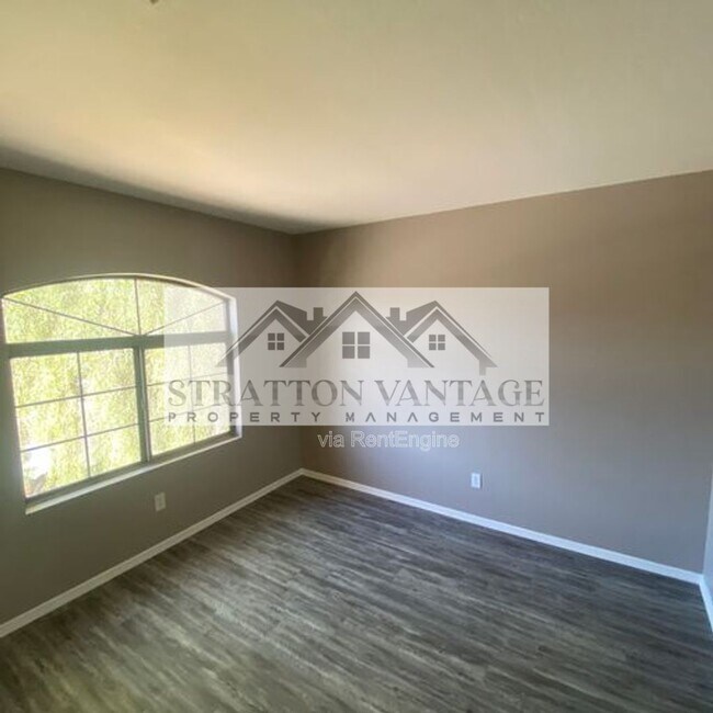 Building Photo - 10646 W Alvarado Rd