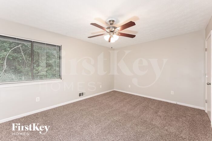 Building Photo - 3393 Hollow Tree Dr