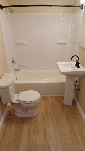 Bath - 116 Railroad Ave