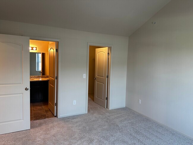 Main Bedroom - 21979 Andover Dr