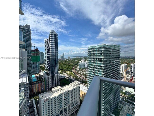 Building Photo - 1100S S Miami Ave