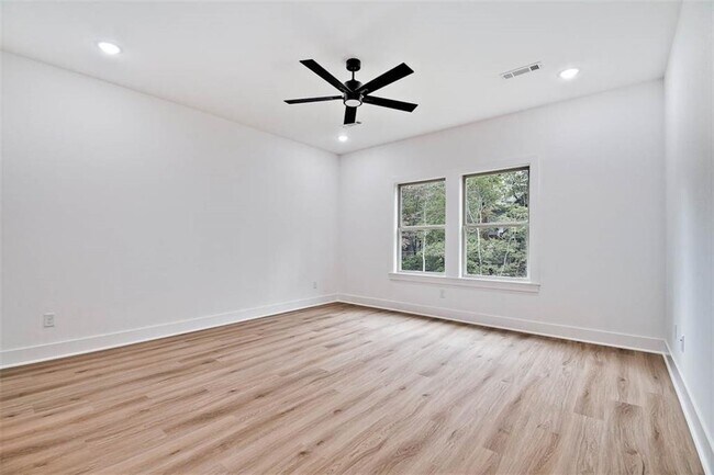 Building Photo - 1 Pagham Ln