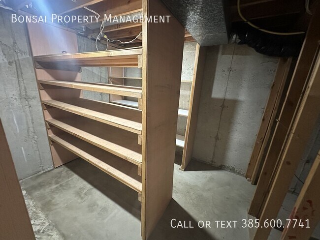 Building Photo - 2291 Longmeadow Dr